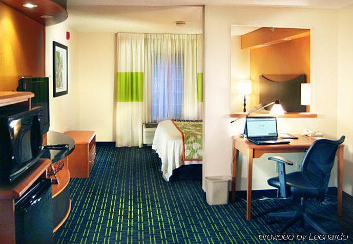 Fairfield Inn And Suites By Marriott Cincinnati Eastgate Номер фото